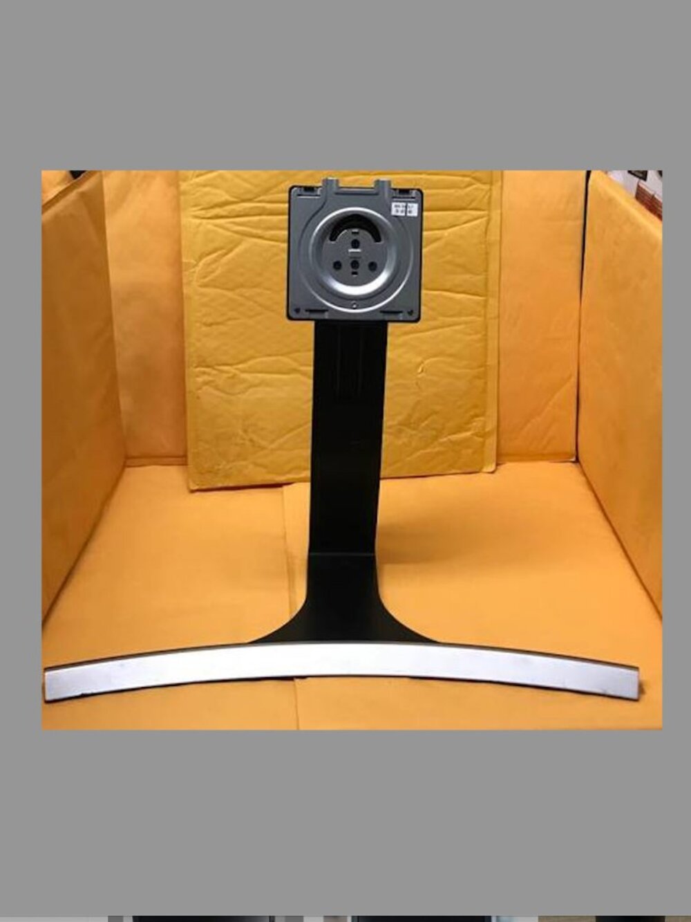 Samsung 32-34" Monitor Stand (Original Component).